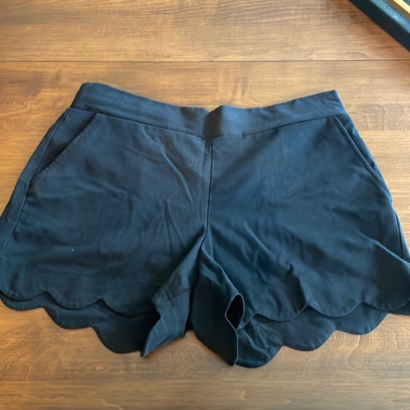 Black shorts - Picture 1 of 3